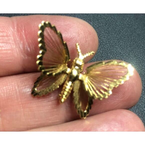 3539 Vintage Monet signed gold wired butterfly brooch pin - Picture 1 of 2